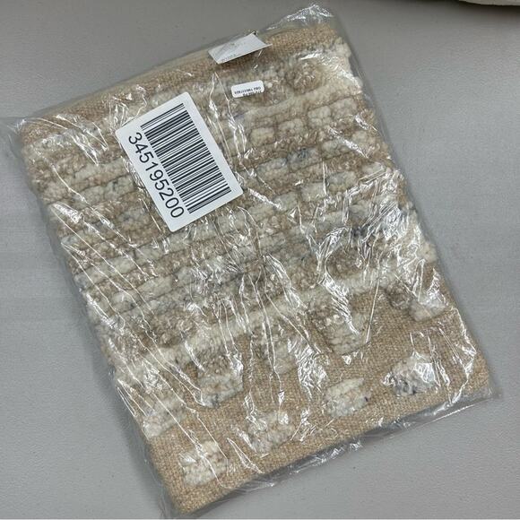 Pottery Barn Wynee Textured Lumbar Pillow Cover Zipper Beige Tan Light Brown NWT - Picture 3 of 5